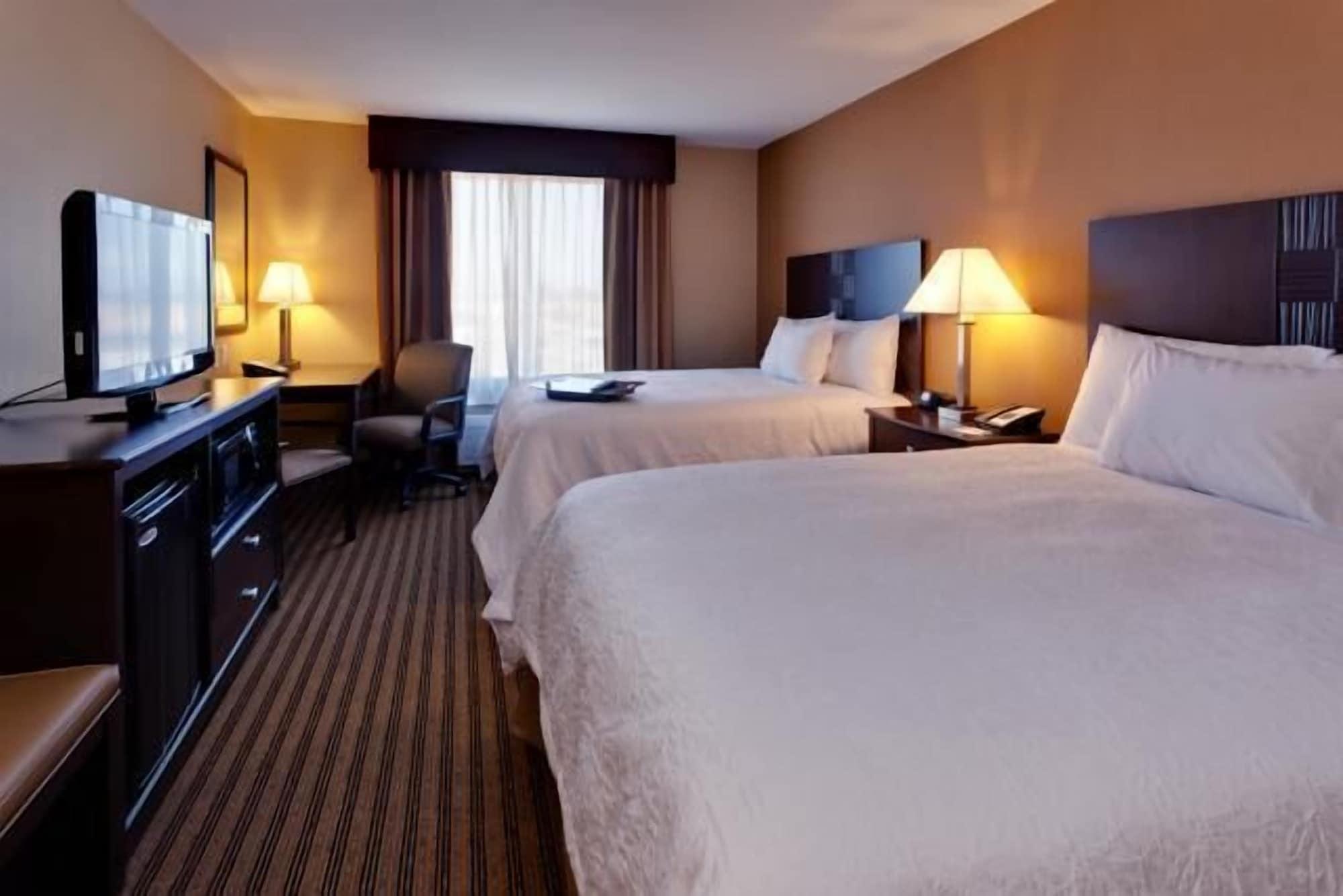 Hampton & Fresno - Northwest Hotel
