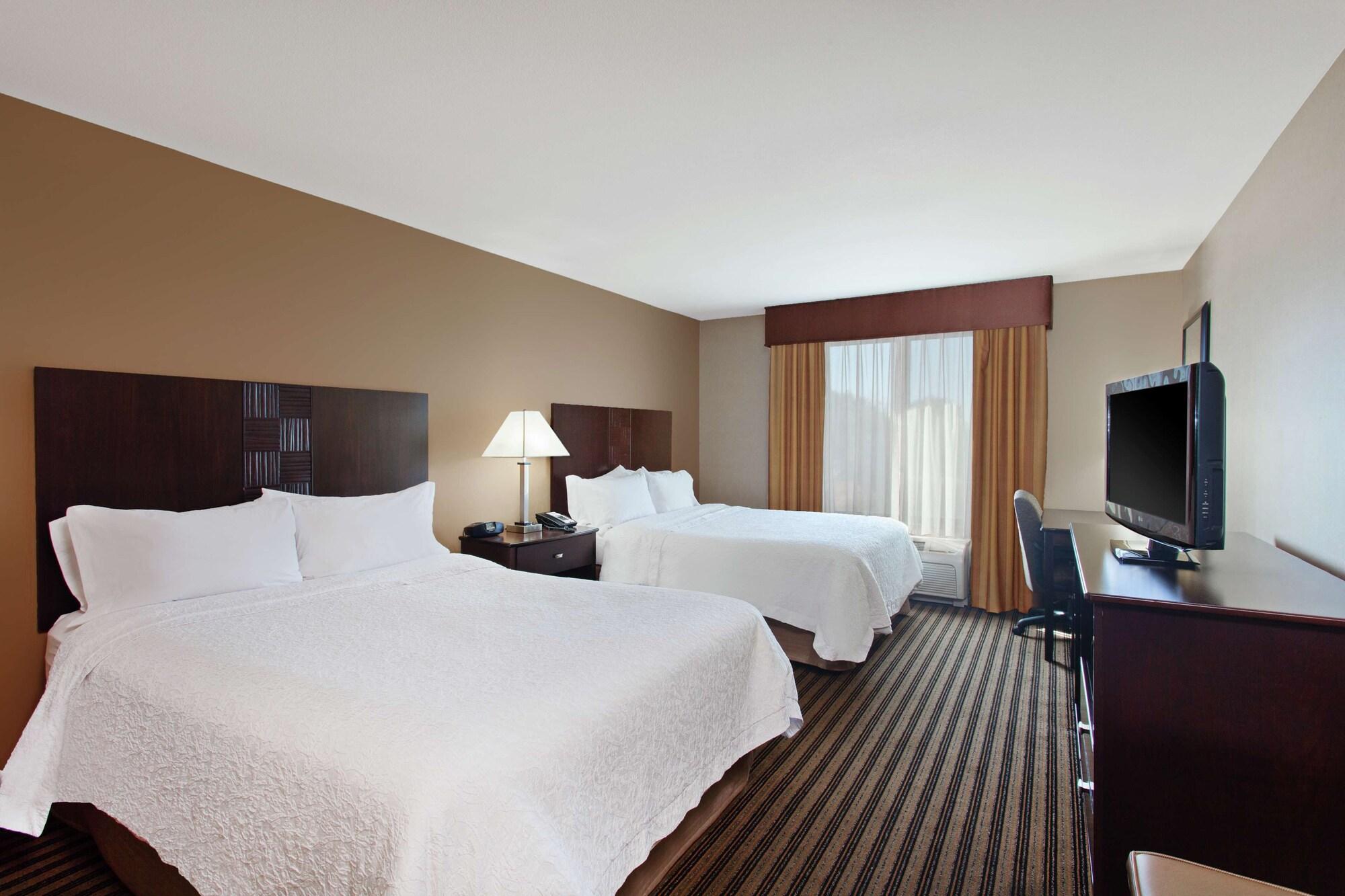 Hampton & Fresno - Northwest Hotel